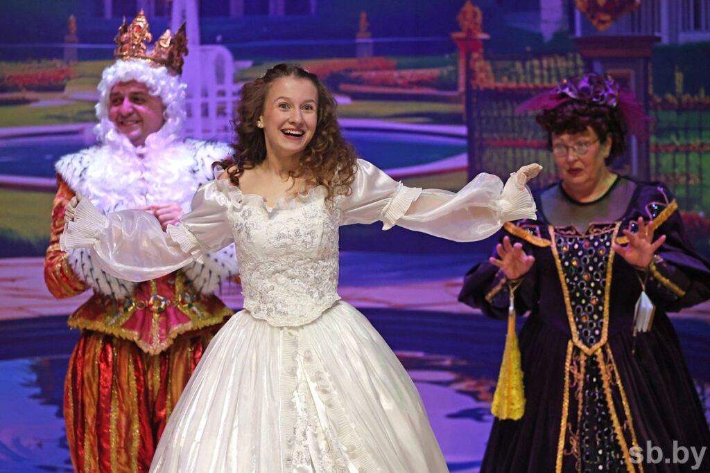 03-06-2025 Фото Андрея Примачека. Гродно. Премьера спектакля Золушка в Гродненском областном драматическом театре.